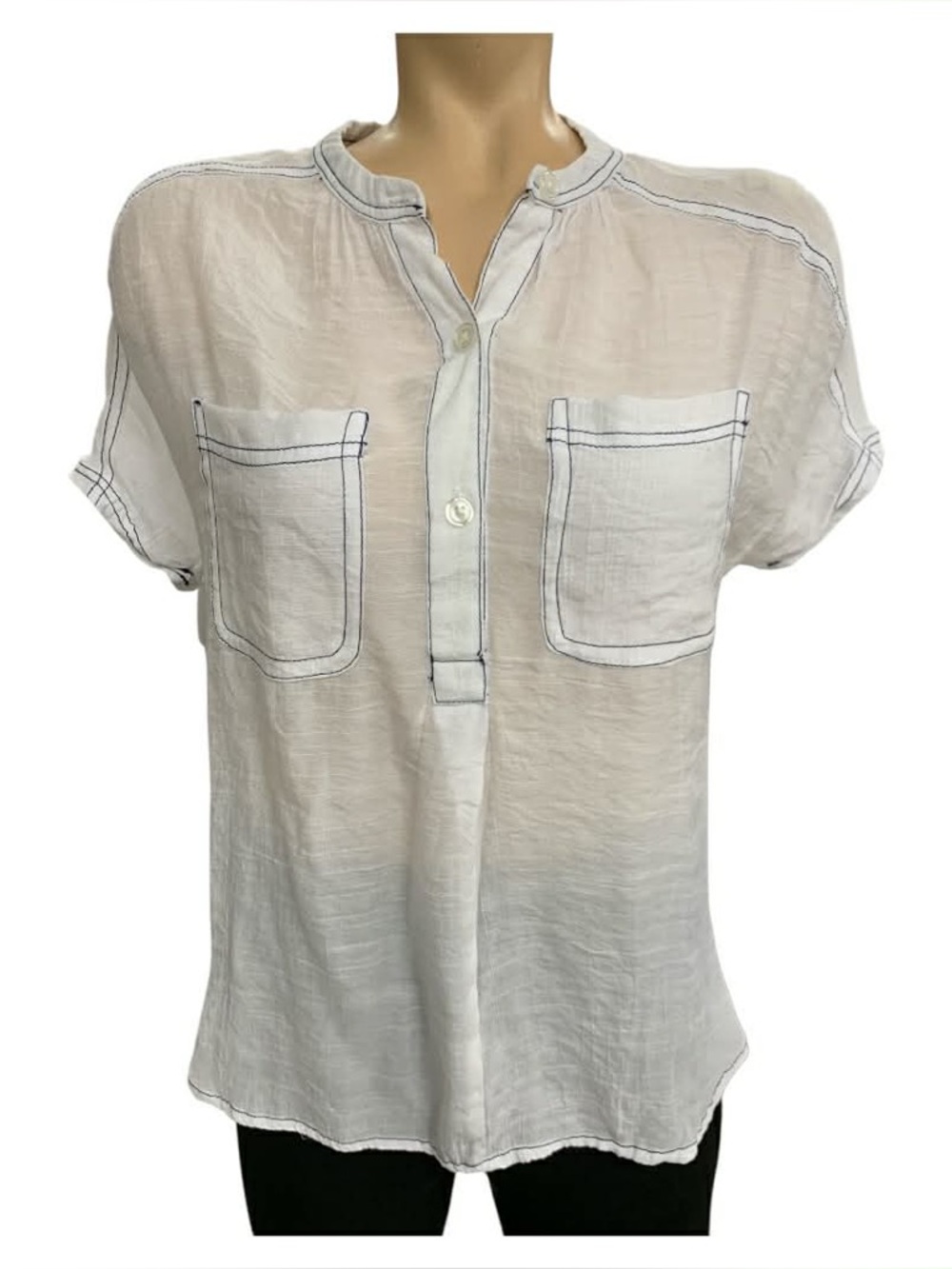 Red Sky Relaxed White Short-Sleeve Pocket Blouse with Contrast Stitching Size M